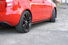 Seitenschweller Ansatz Cup Leisten passend für Skoda Fabia RS Mk2 schwarz Hochglanz