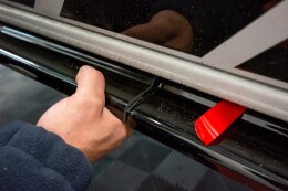 Seitenschweller Ansatz Cup Leisten passend für VW T6 schwarz Hochglanz