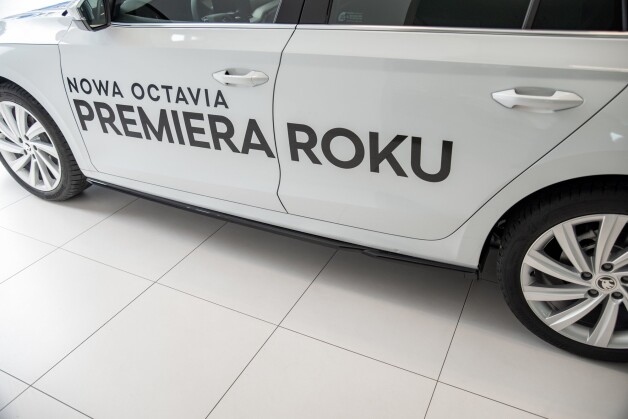 Seitenschweller Ansatz Cup Leisten V.2 passend für Skoda Octavia Mk4 schwarz Hochglanz
