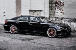 Seitenschweller Ansatz Cup Leisten passend für Lexus LS Lang Mk4 Facelift schwarz Hochglanz