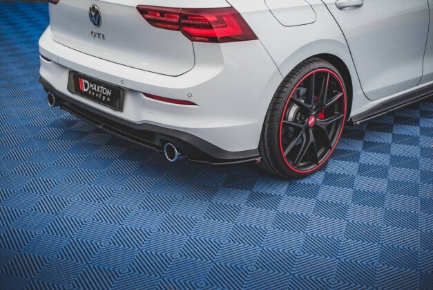 Street+ Heck Ansatz Flaps V.1 passend für VW Golf GTI / GTE Mk8 schwarz Hochglanz