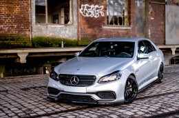 Street+ Seitenschweller Leisten passend für Mercedes E63 AMG / AMG-Line Limousine W212 FL schwarz Hochglanz
