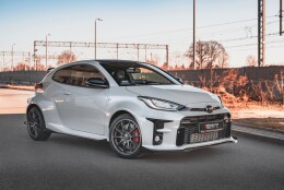 Street Pro Cup Spoilerlippe Front Ansatz passend für Toyota GR Yaris Mk4 SCHWARZ+ HOCHGLANZ FLAPS