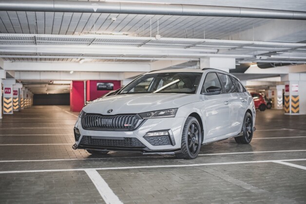 Street+ Spoilerlippe Front Ansatz V.2 passend für Skoda Octavia RS Mk4 schwarz Hochglanz