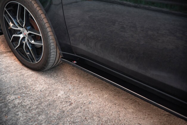 Seitenschweller Ansatz Cup Leisten passend für Mitsubishi Lancer Mk8 schwarz Hochglanz