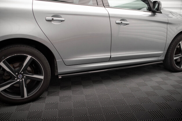 Seitenschweller Ansatz Cup Leisten passend für Volvo XC60 Mk1 Facelift schwarz Hochglanz