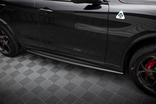 Seitenschweller Ansatz Cup Leisten passend für Alfa Romeo Stelvio Quadrifoglio Mk1 schwarz Hochglanz