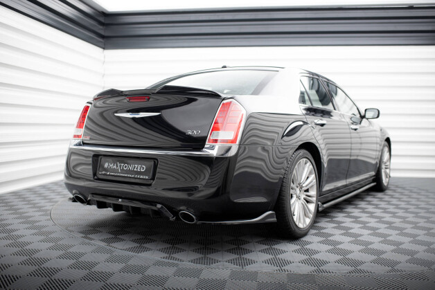 Heck Ansatz Flaps Diffusor passend für Chrysler 300 Mk2 schwarz Hochglanz