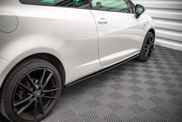 Seitenschweller Ansatz Cup Leisten passend für Seat Ibiza FR SC Mk4 Facelift schwarz Hochglanz
