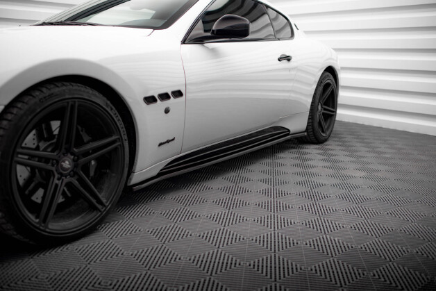 Seitenschweller Ansatz Cup Leisten passend für Maserati Granturismo S Mk1 schwarz Hochglanz