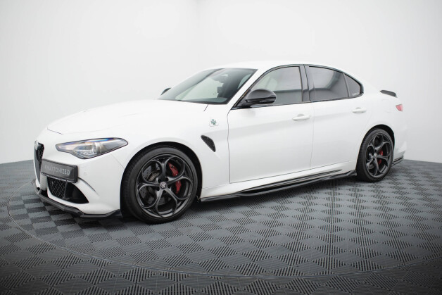 Seitenschweller Ansatz Cup Leisten passend für Alfa Romeo Giulia Quadrifoglio schwarz Hochglanz