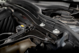 Carbon Fiber Domstreben Verkleidung passend für BMW 1er F40 M135i