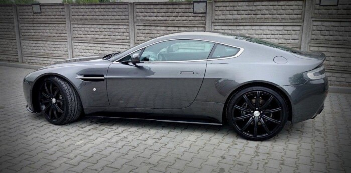 Seitenschweller für Aston Martin V8 VANTAGE schwarz Hochglanz