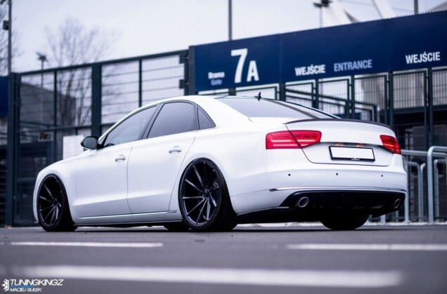 Seitenschweller Ansatz Cup Leisten passend für Audi A8 D4 Carbon Look