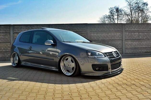 https://maxtondesign.de/media/image/product/5492/md/racing-cup-spoilerlippe-front-ansatz-fuer-vw-golf-5-gti-30th~6.jpg