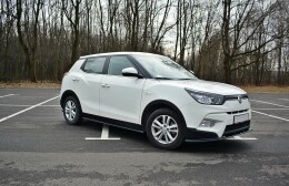 Seitenschweller Ansatz Cup Leisten passend für SSANGYONG TIVOLI schwarz Hochglanz