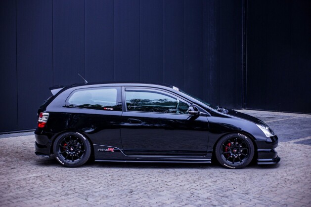 Seitenschweller Ansatz Cup Leisten passend für HONDA CIVIC EP3 (MK7) TYPE-R/S FACELIFT schwarz Hochglanz