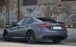 Heck Ansatz Flaps Diffusor passend für ALFA ROMEO GIULIA VELOCE schwarz Hochglanz