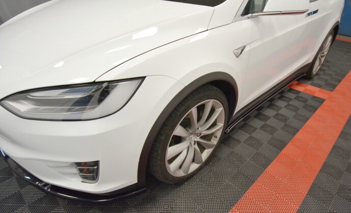 Seitenschweller Ansatz Cup Leisten V.1 passend für TESLA MODEL X schwarz Hochglanz